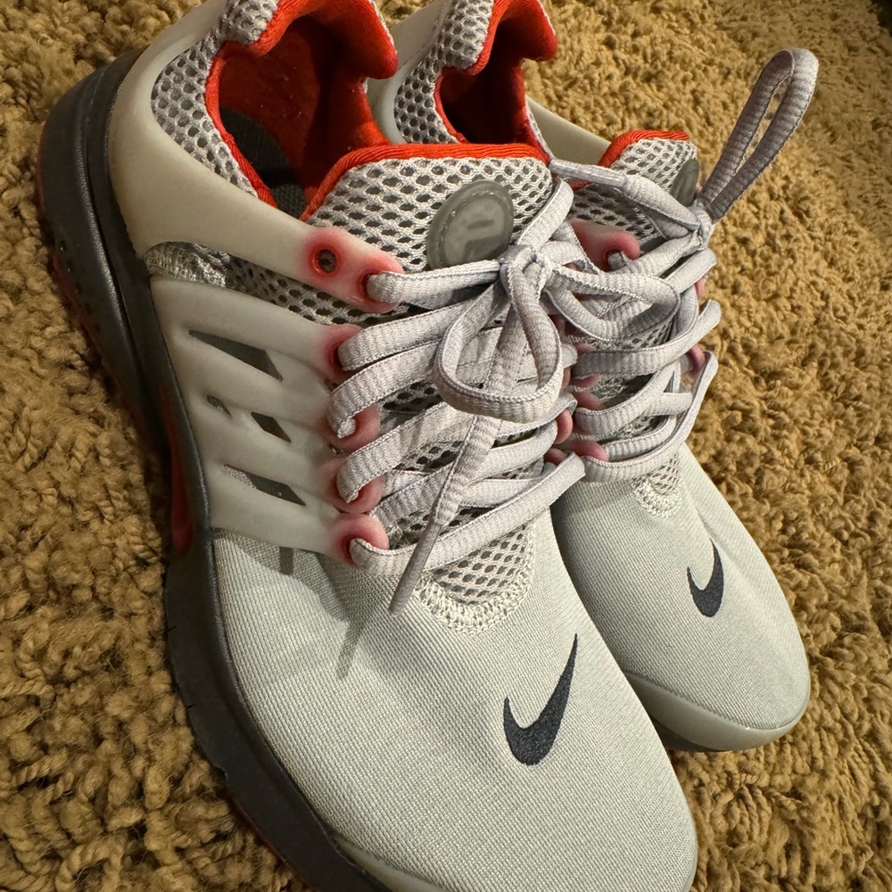 Nike Presto Grey and Red Sneakers